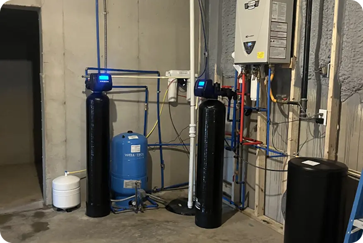 Water pressure tank and filter system